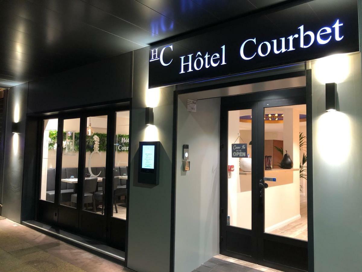 Hotel Courbet Juan-les-Pins Exterior photo
